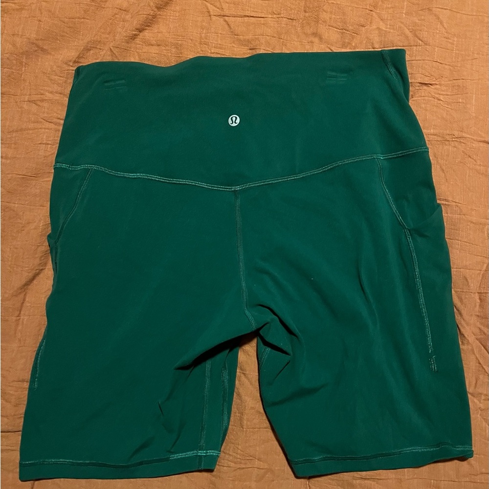 Lululemon Align size 14 high rise  8 in Shorts with Pockets Everglades Green